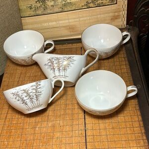Arita Japan Fukagawa Creamer w 4 Tea Coffee Cups Gold Bamboo on White EVC
